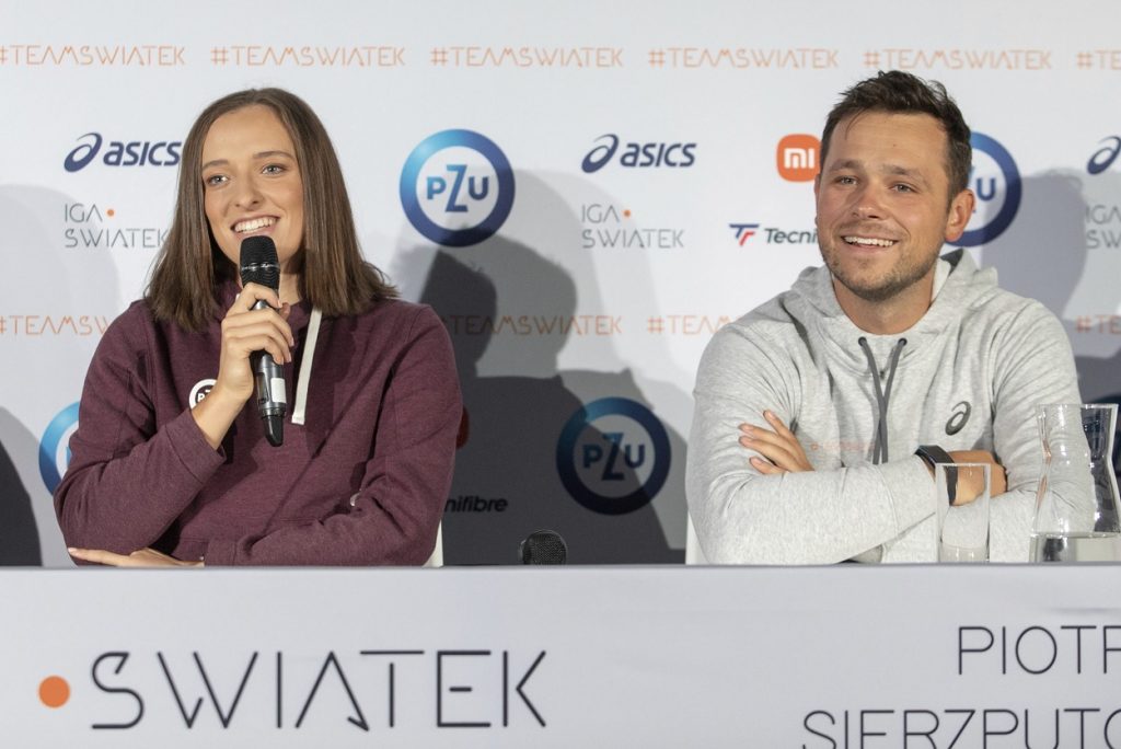 Iga Swiatek con Piotr Sierzputowski